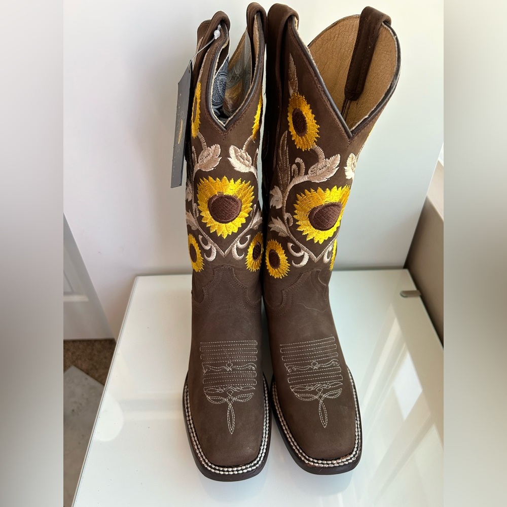 Centenario Brown Suede Cowboy Boots with Sunflower Embroidery - Picture 6 of 14